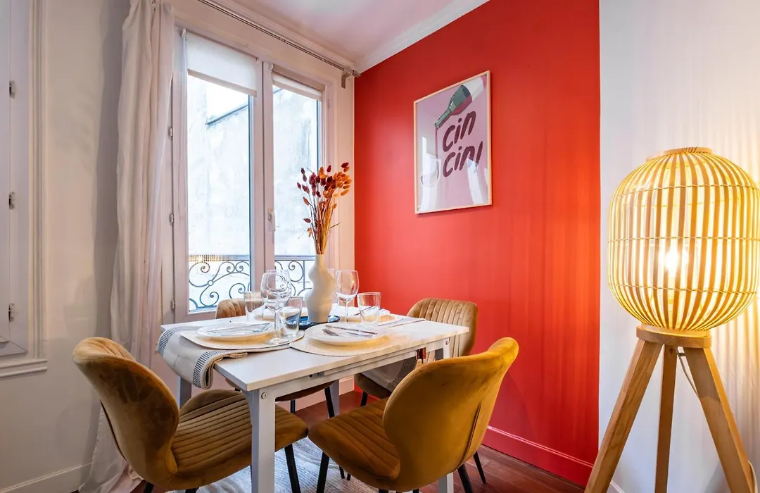 Charming Apartment In Heart Of Paris-1