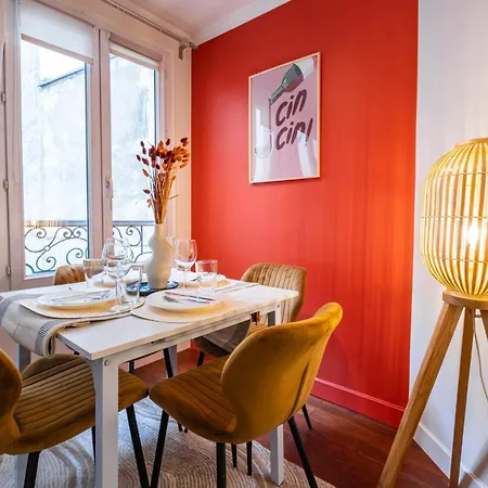 Charming Apartment In Heart Of Paris-3